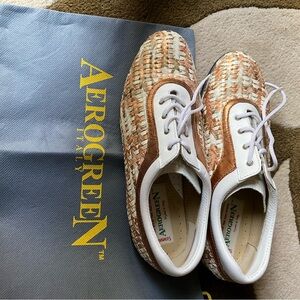 Women's Woven Sneakers or golf shoes- White and Tan and bronze